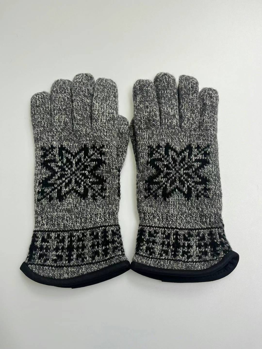 Glacier Pattern Knit Gloves - 3 Colours