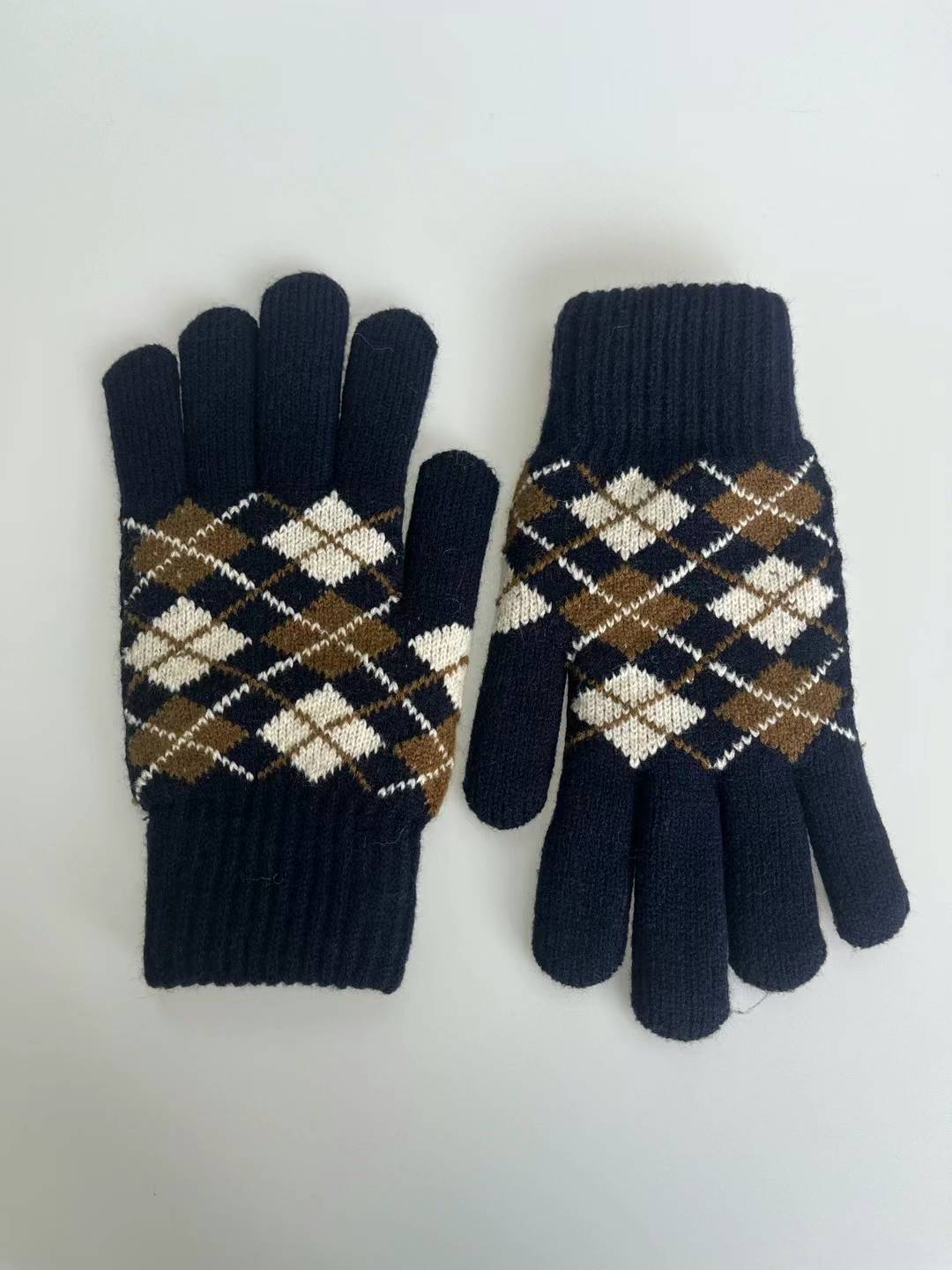 Diamond Pattern Knit Gloves - 4 Colours