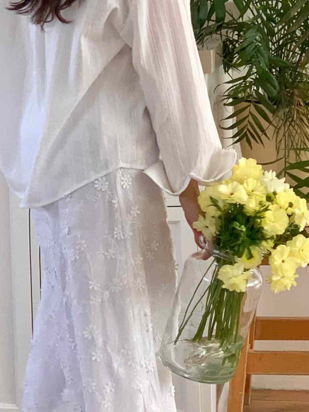 Jisoo Flower Embroidered White Maxi Skirt