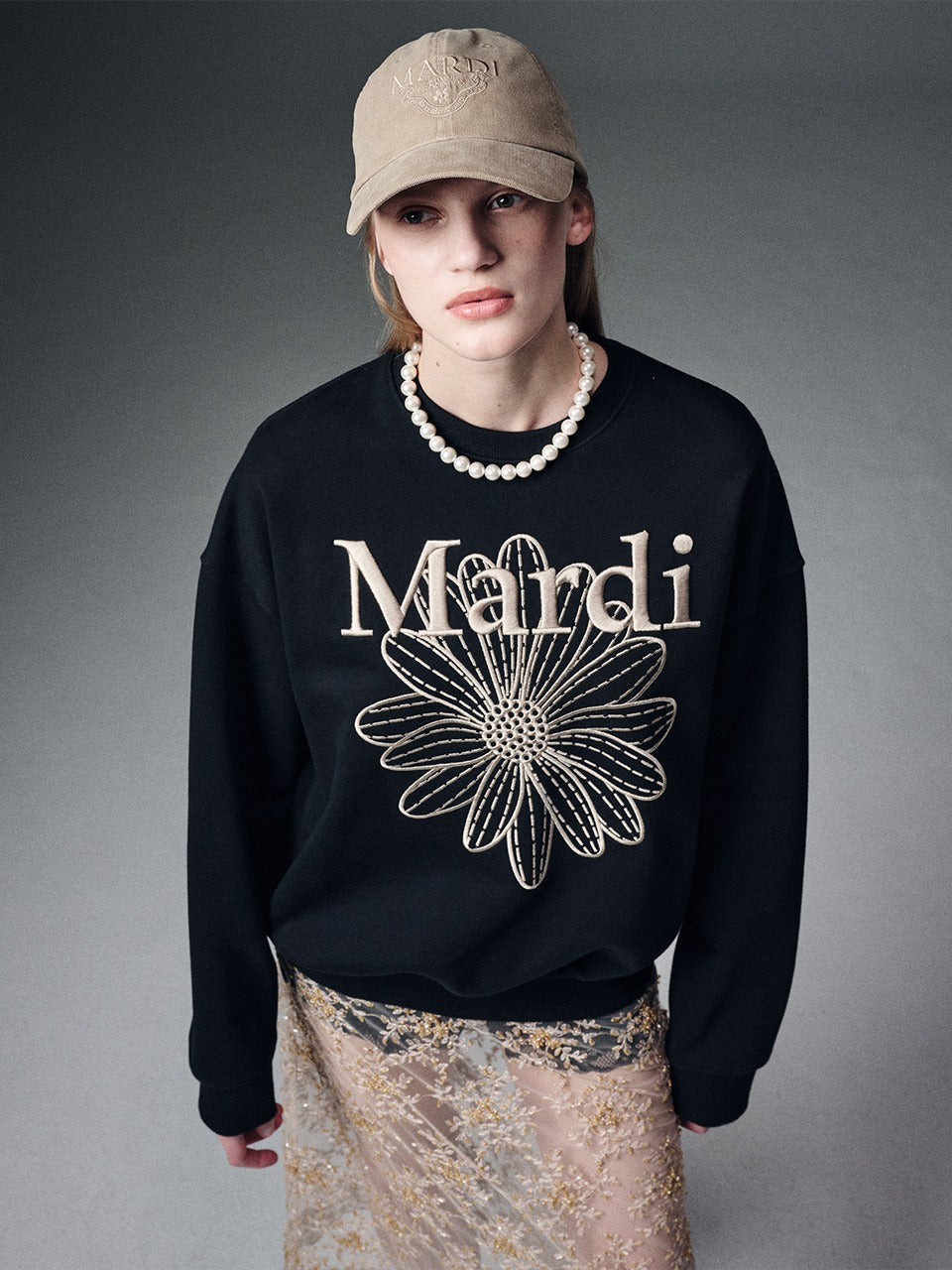 Sweatshirt FlowerMardi Needlework