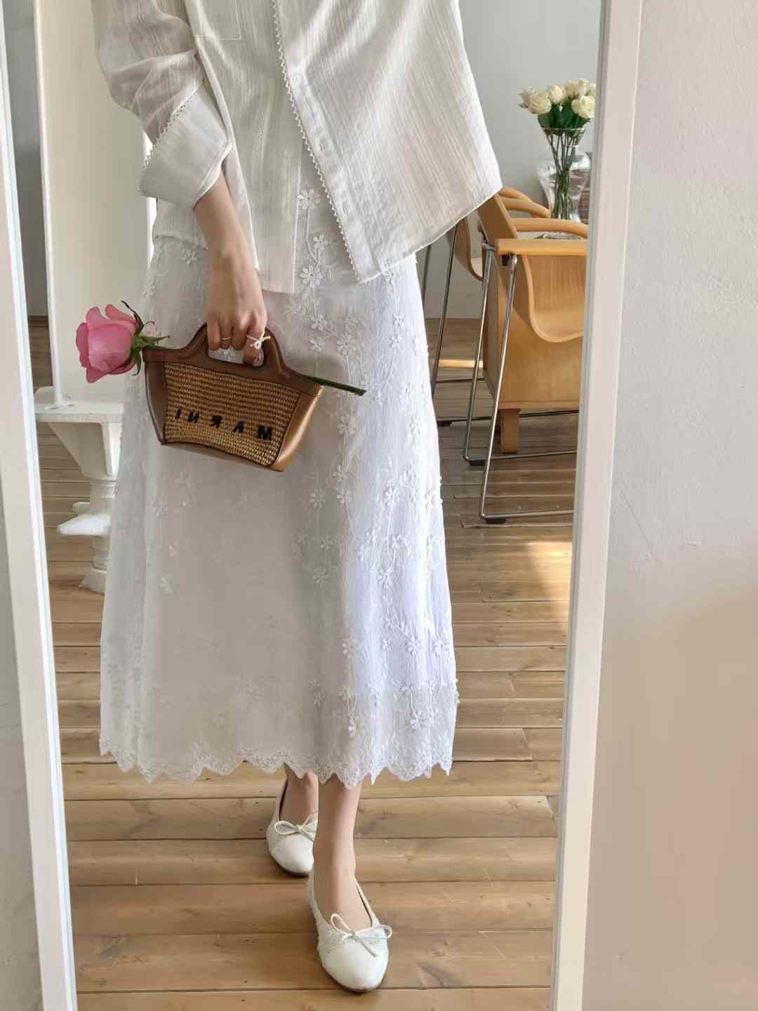 Jisoo Flower Embroidered White Maxi Skirt